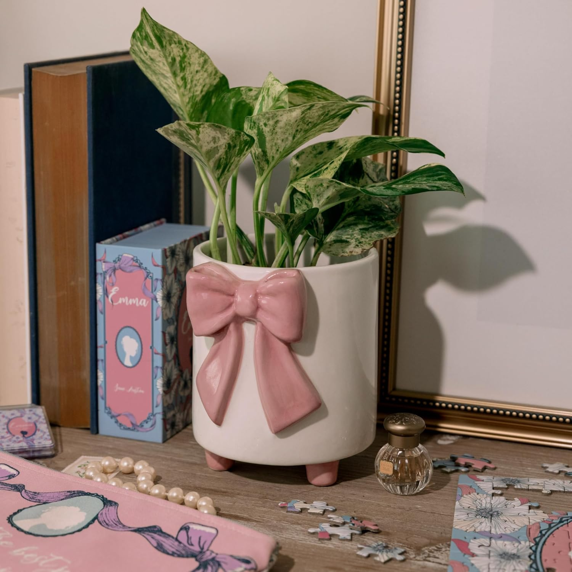 pink ceramic planter pot Steel Mill & Co Cute Ceramic Footed Planter For Indoor Flowers/Plants, Small Decorative Pot With Drainage Hole For Mothers Day